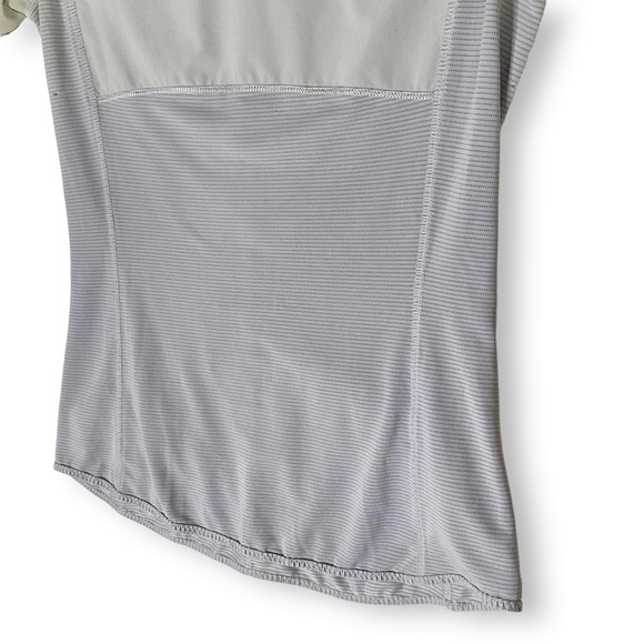 Lululemon Womens Run Fast Track Shirt Short Sleeve Vented Sz 4 Lilac - Picture 7 of 9